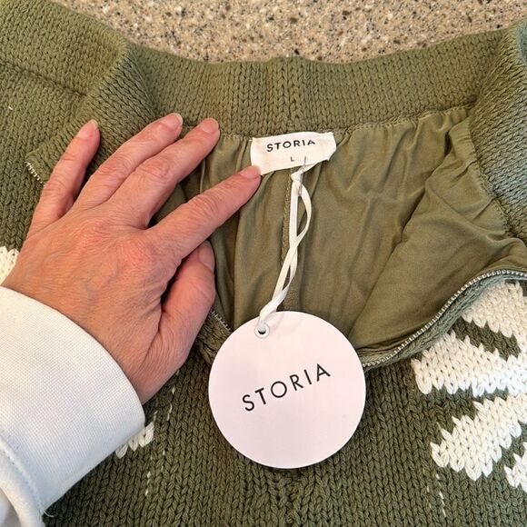 STORIA Daisy High RIse Sweater Shorts *NEW* - Picture 7 of 14